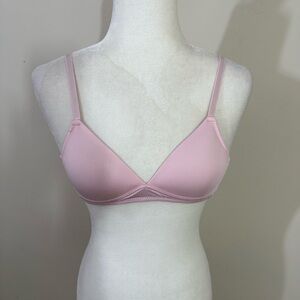 Danskin girls bra in 32 A dainty pink. New and very cute for possibly first bra